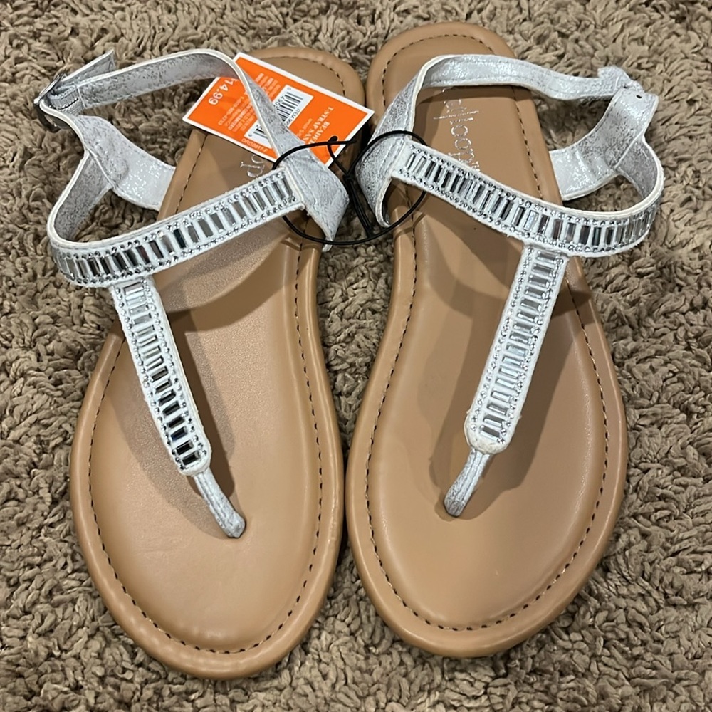 New beaded T strap sandals